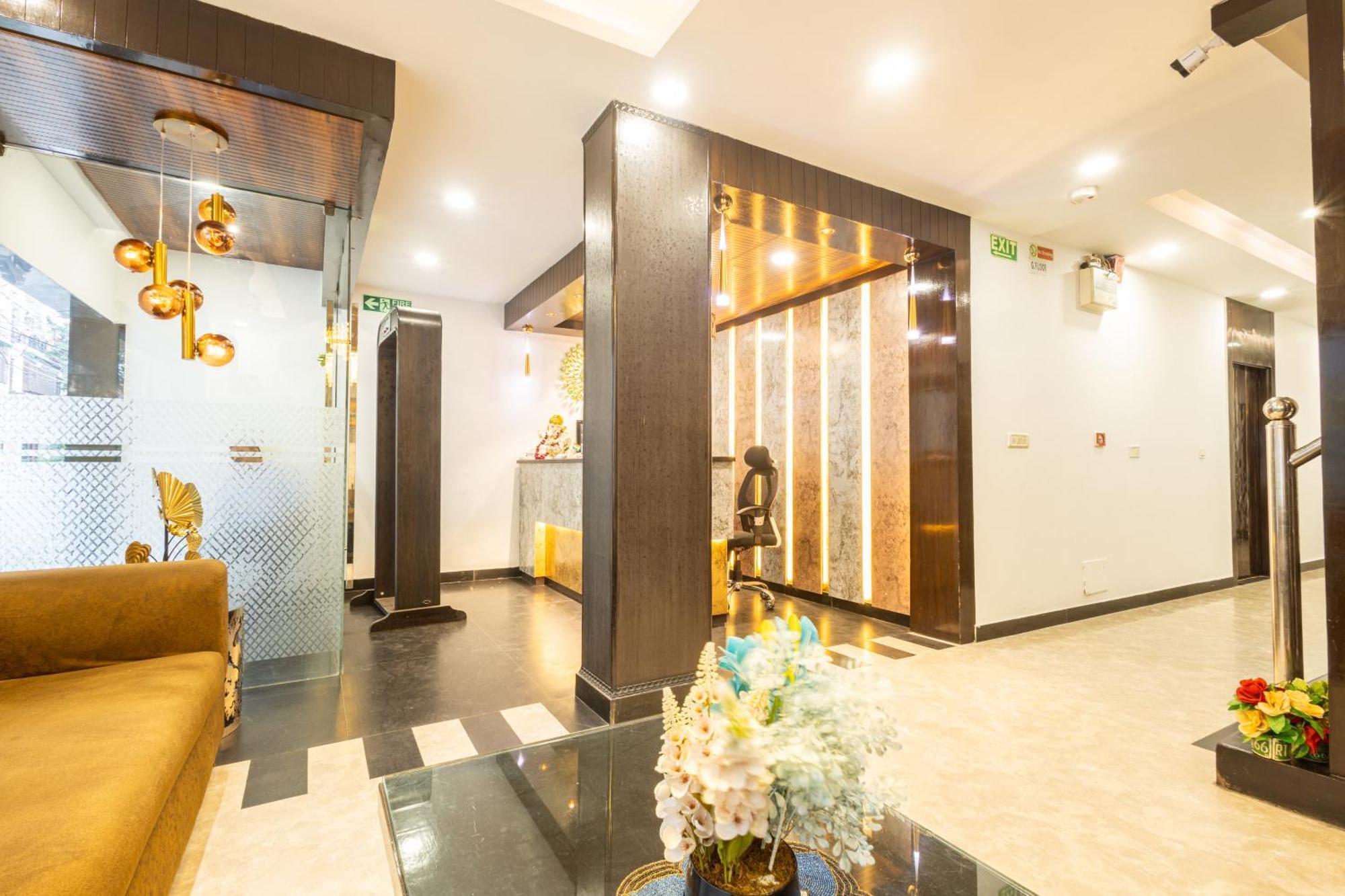 Hotel Cosmo Near Blk Hospital Karol Bagh Delhi  Exterior photo