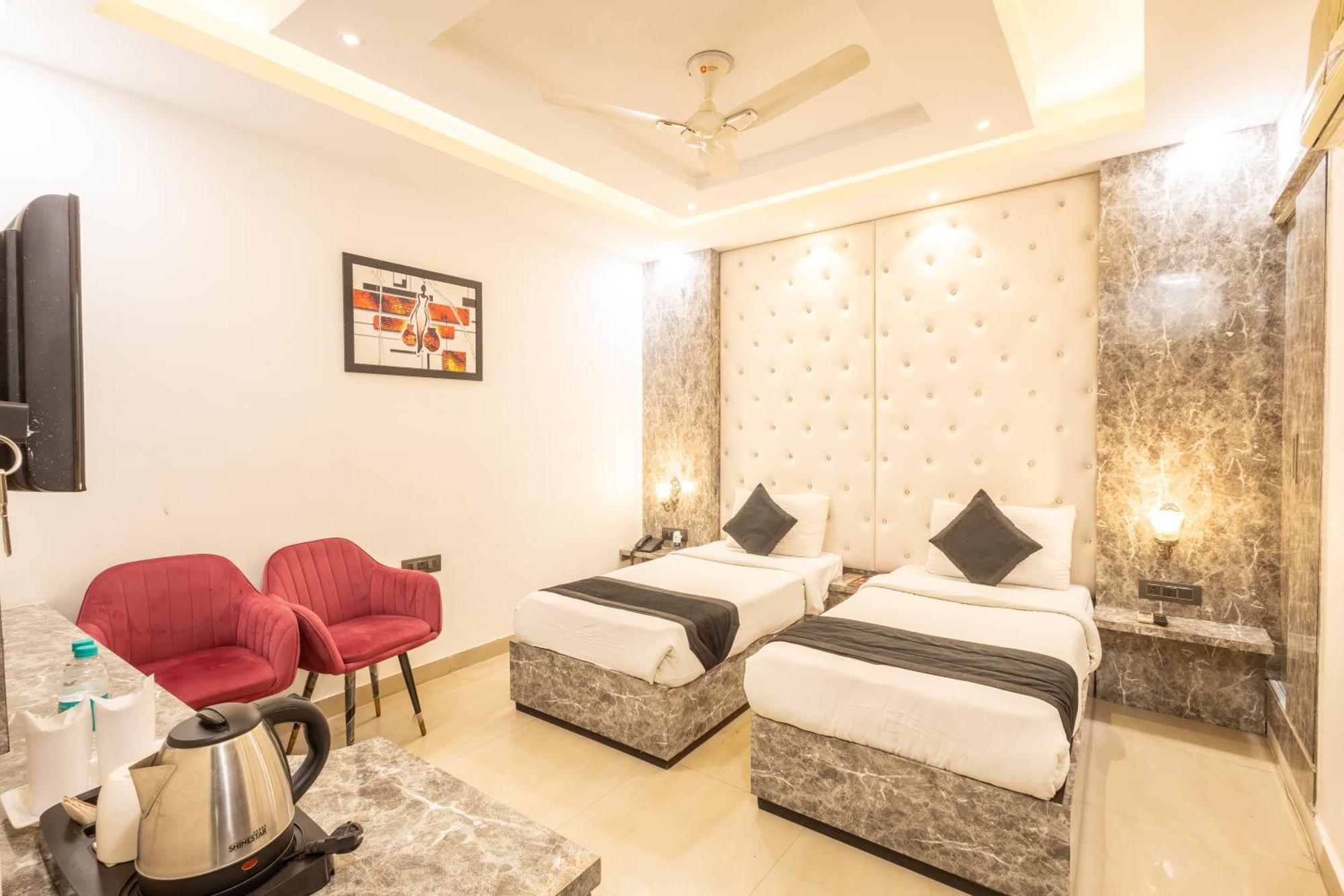 Hotel Cosmo Near Blk Hospital Karol Bagh Delhi  Exterior photo
